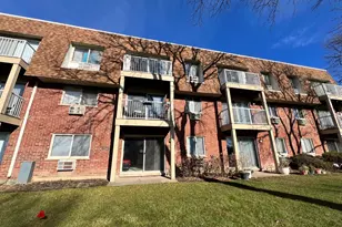 1 Villa Verde Dr, Buffalo Grove, IL 60089 - Photo 11