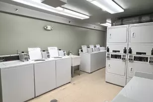 1 Villa Verde Dr, Buffalo Grove, IL 60089 - Photo 9