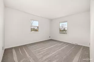 795 N Elmwood Dr, Aurora, IL 60506 - Photo 15