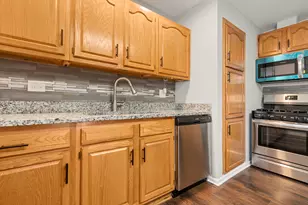 16380 Terry Ln, Oak Forest, IL 60452 - Photo 7