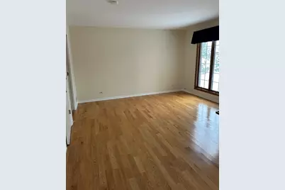 12 Queens Court, Westchester, IL 60154 - Photo 11