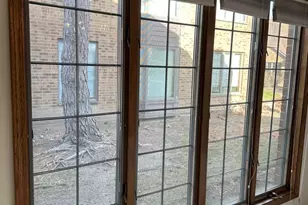 12 Queens Ct, Westchester, IL 60154 - Photo 9