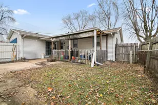 135 S Jackson Ave, Bradley, IL 60915 - Photo 15