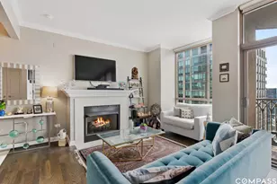 21 E Huron St, Chicago, IL 60611 - Photo 3