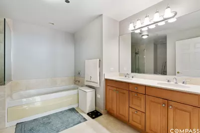 21 E Huron Street #3301, Chicago, IL 60611 - Photo 7