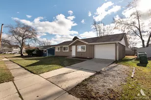 703 Yates Ave, Romeoville, IL 60446 - Photo 31