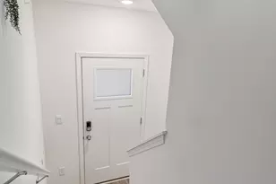 2016 Yellowstone Blvd, Mundelein, IL 60060 - Photo 3