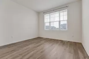 2016 Yellowstone Blvd, Mundelein, IL 60060 - Photo 9