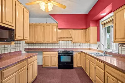 142 Cottage Avenue, Carpentersville, IL 60110 - Photo 5