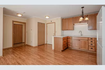 801 N McLean Boulevard #320, Elgin, IL 60123 - Photo 7