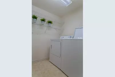 6801 N Milwaukee Avenue #202, Niles, IL 60714 - Photo 11