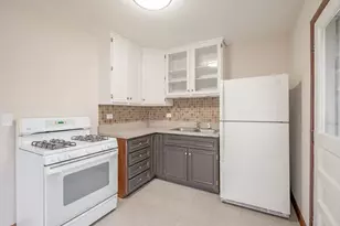 37 N Cedar Ln, Glenwood, IL 60425 - Photo 5