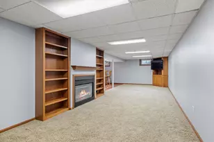 28W556 Forestview Ave, Warrenville, IL 60555 - Photo 13