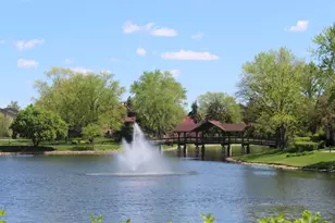 301 Lake Hinsdale Dr, Willowbrook, IL 60527 - Photo 29