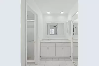 301 Lake Hinsdale Drive #311, Willowbrook, IL 60527 - Photo 17