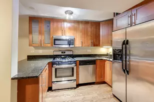 1549 W Sherwin Ave, Chicago, IL 60626 - Photo 11