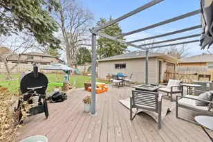 572 Maple Ave, Lisle, IL 60532 - Photo 21