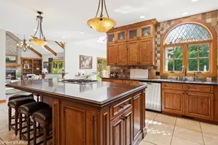 8S241 Dunham Dr, Naperville, IL 60540 - Photo 5