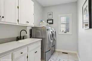 8S241 Dunham Dr, Naperville, IL 60540 - Photo 11