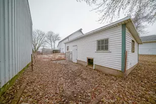 2610 S Klinger Rd, Pecatonica, IL 61063 - Photo 45