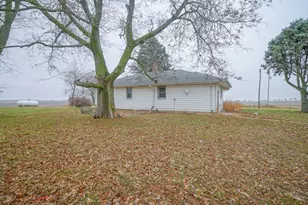 2610 S Klinger Rd, Pecatonica, IL 61063 - Photo 39