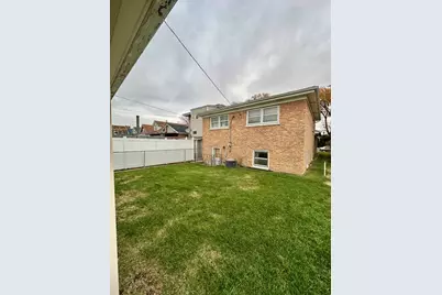 2922 N Mulligan Avenue, Chicago, IL 60634 - Photo 3