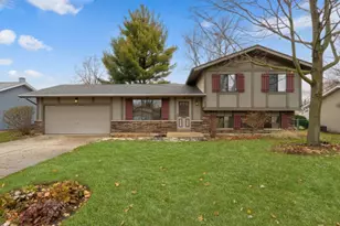 5002 W Dartmoor Dr, McHenry, IL 60050 - Photo 1