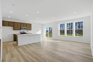 269 Red Oak Cir, Volo, IL 60020 - Photo 5