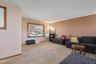 4821 Danforth Dr, Rockford, IL 61114 - Photo 7