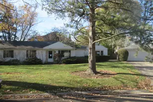 1052 Greenwood Ave, Deerfield, IL 60015 - Photo 1