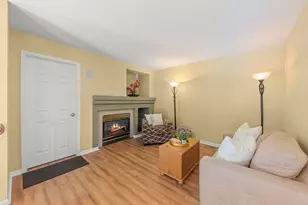 31506 Kline Cir, Warrenville, IL 60555 - Photo 17