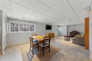 31506 Kline Cir, Warrenville, IL 60555 - Photo 23