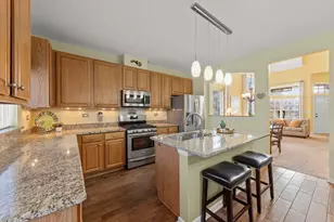 31506 Kline Cir, Warrenville, IL 60555 - Photo 9