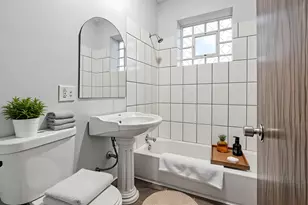 1301 E 73rd St, Chicago, IL 60619 - Photo 9