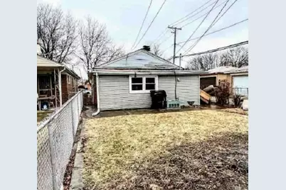9315 S East End Avenue, Chicago, IL 60617 - Photo 3