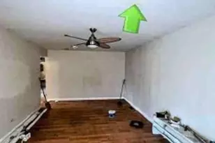 9315 S East End Ave, Chicago, IL 60617 - Photo 5