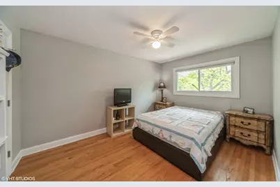 1049 Peace Drive, Wheeling, IL 60090 - Photo 17