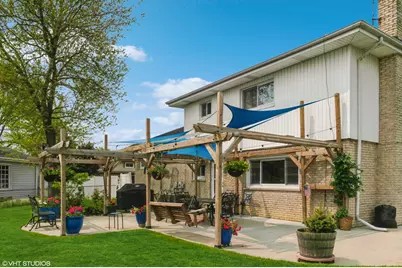 1049 Peace Drive, Wheeling, IL 60090 - Photo 23