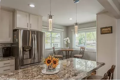 1049 Peace Drive, Wheeling, IL 60090 - Photo 7