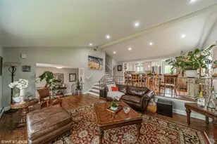 1049 Peace Dr, Wheeling, IL 60090 - Photo 3