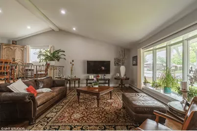 1049 Peace Drive, Wheeling, IL 60090 - Photo 5