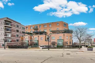 131 W Adelaide St, Elmhurst, IL 60126 - Photo 3