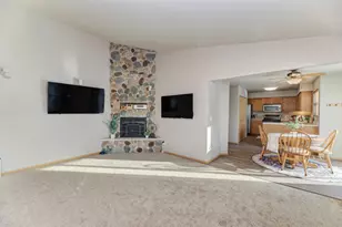 703 Hillcrest Dr, Bolingbrook, IL 60440 - Photo 17