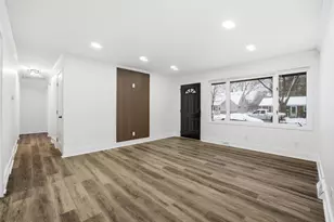 1054 Elliott Ave, Aurora, IL 60505 - Photo 5