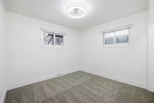 1054 Elliott Ave, Aurora, IL 60505 - Photo 7