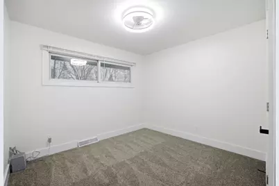 1054 Elliott Avenue, Aurora, IL 60505 - Photo 9