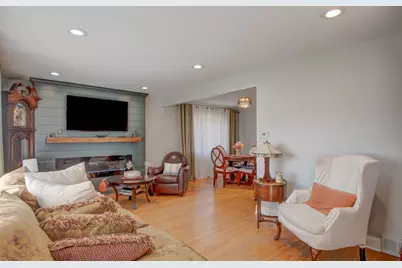 648 Saginaw Avenue, Calumet City, IL 60409 - Photo 5