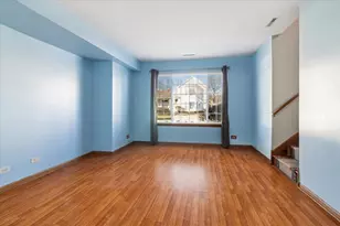 601 E Victoria Cir, North Aurora, IL 60542 - Photo 13