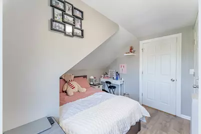 5335 W Barry Avenue, Chicago, IL 60641 - Photo 15