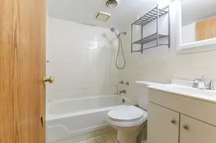 5335 W Barry Ave, Chicago, IL 60641 - Photo 25